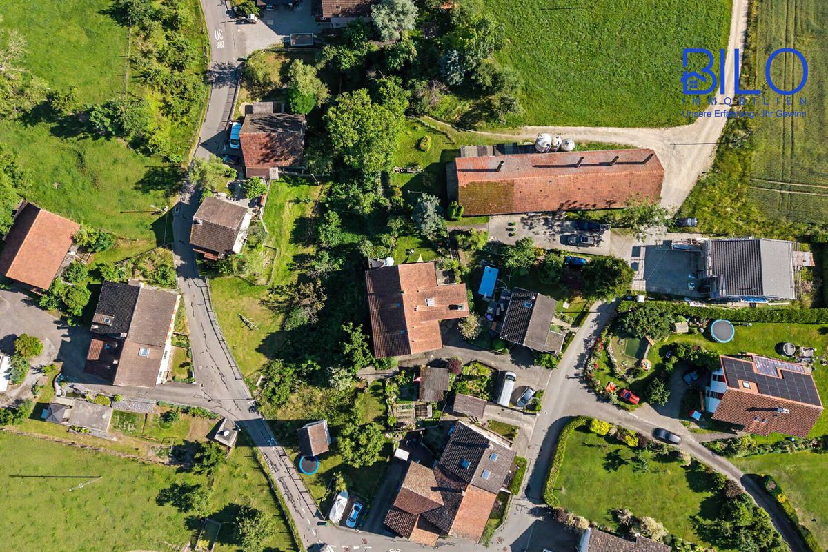 Charaktervolles Einfamilienhaus mit Einliegerwohnung auf einmaligem 1'670 m² Grundstück - 32