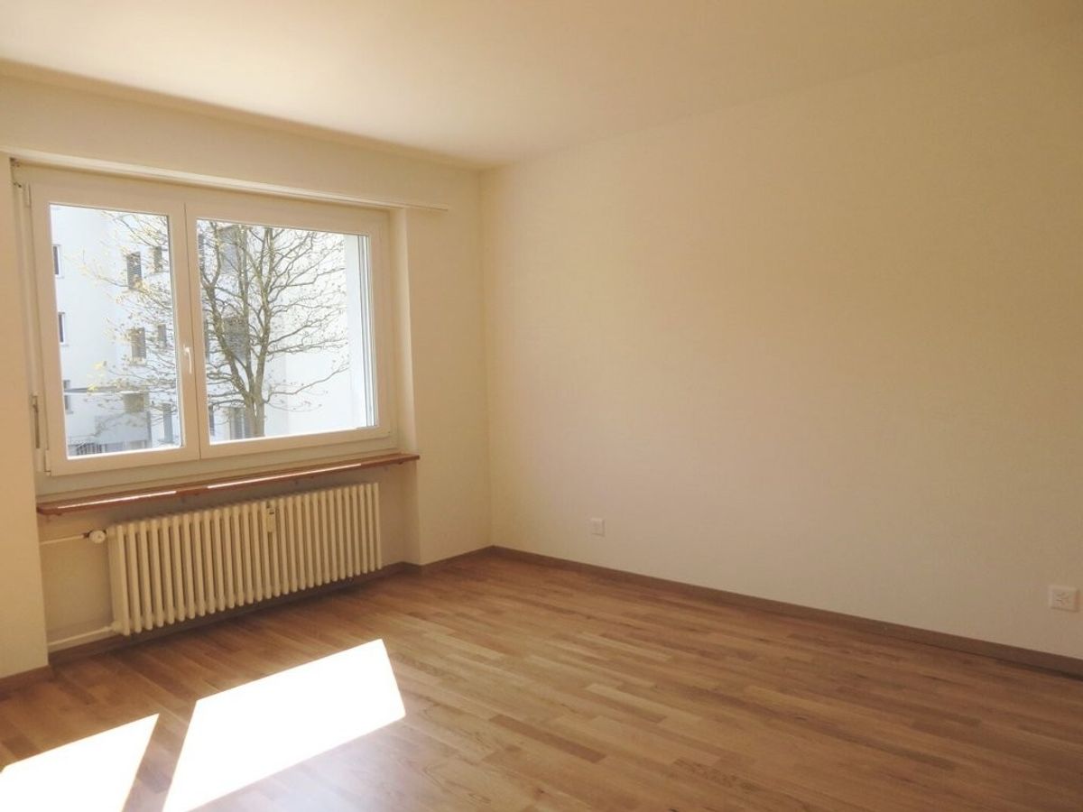 Bereit für Sie: 4 Zimmer-Wohnung, 1. OG - 5