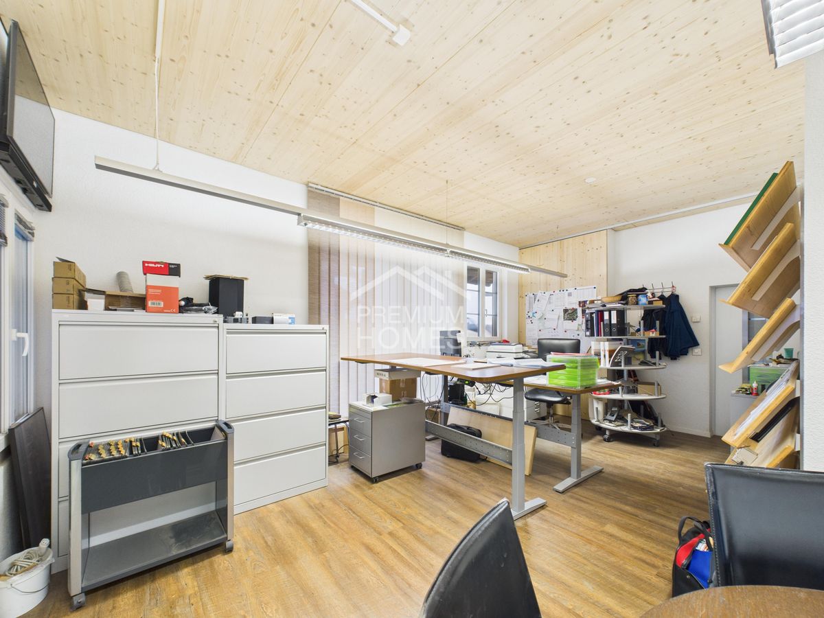 Grosszügige Gewerbeliegenschaft mit Wohnhaus - 2