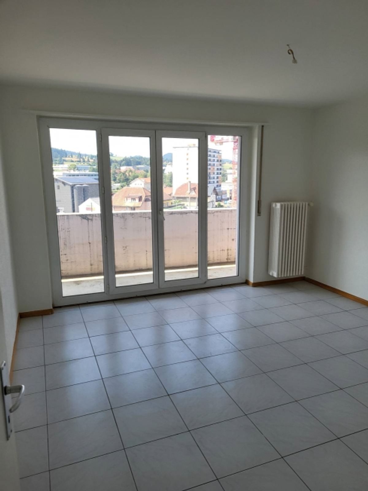 Geräumige 4-Zimmer-Wohnung mit Balkon - 0