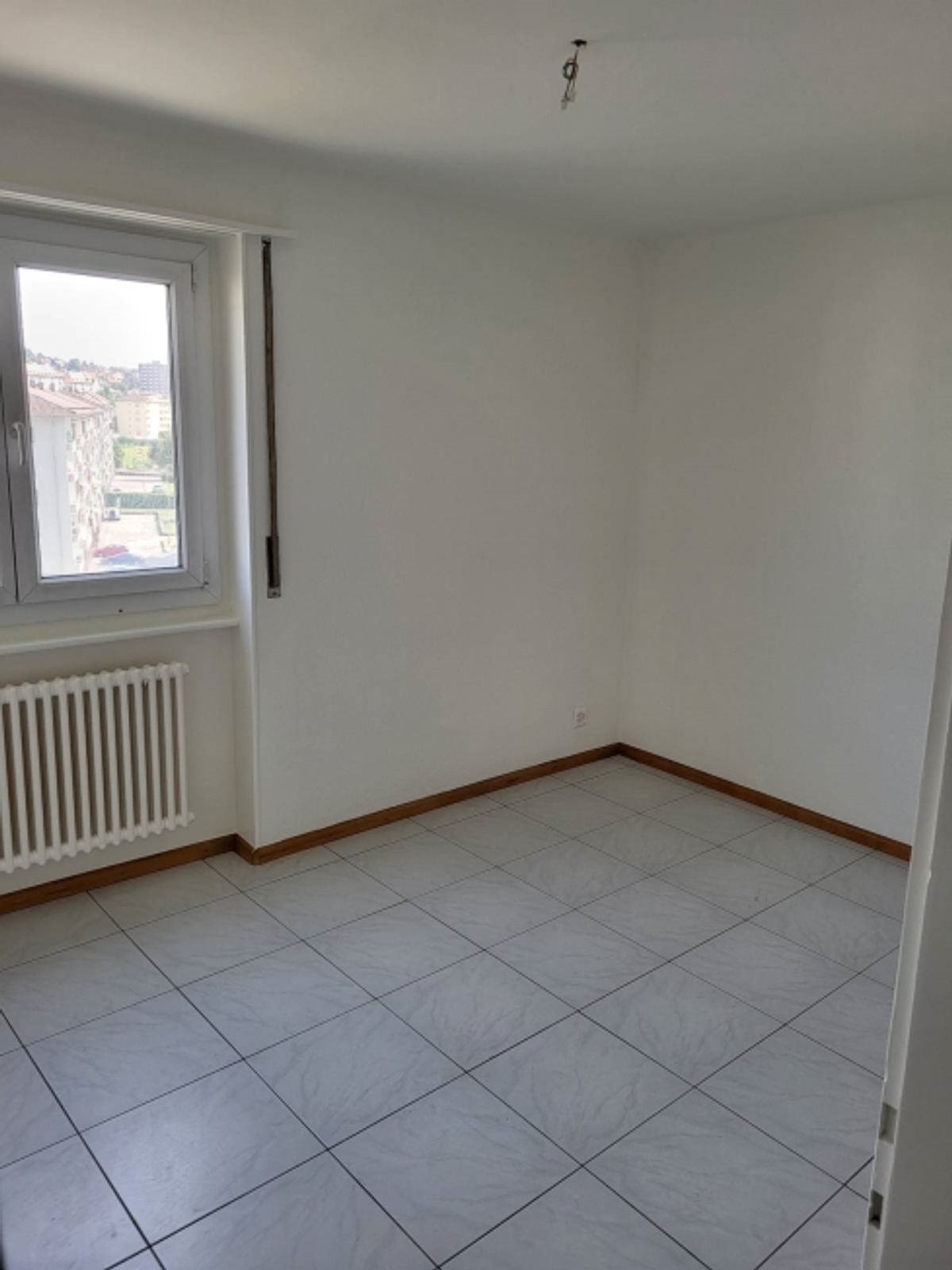 Geräumige 4-Zimmer-Wohnung mit Balkon - 1