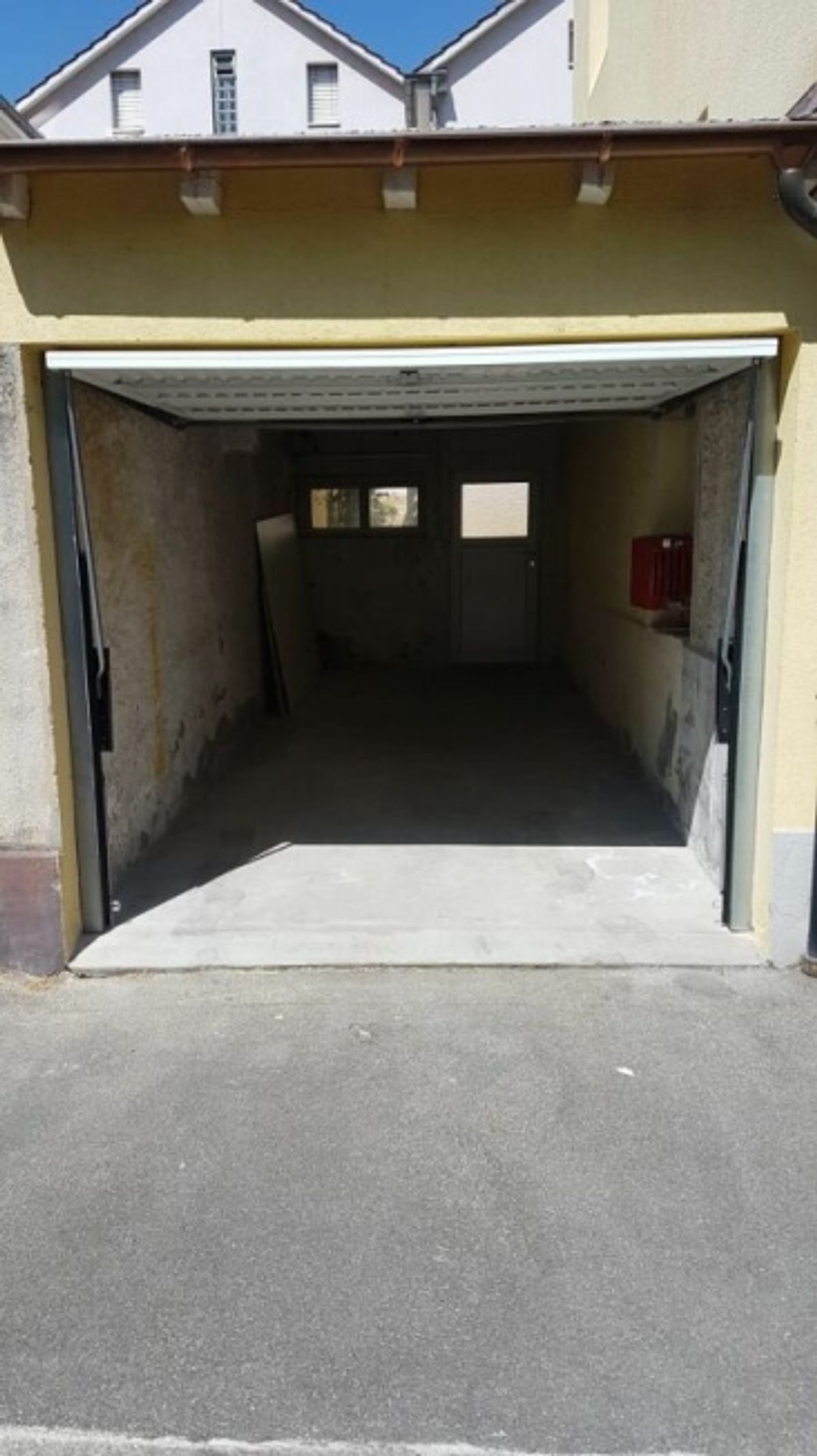 Garagenbox an zentraler Lage in Binningen - 1