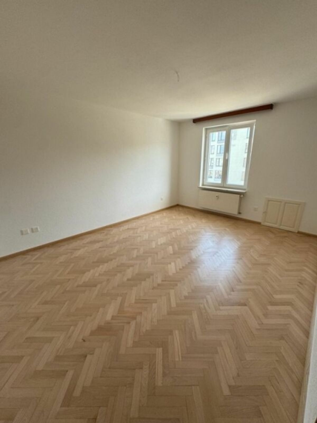 Helle 3.5-Zimmerwohnung in zentraler Lage am Luzernerring - 1