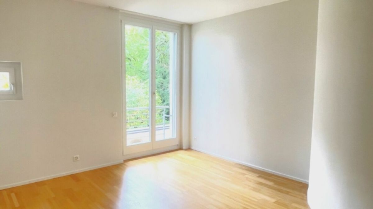 Exklusive Gartenwohnung mit Cheminée & 2 Terrassen  - Bruderholz - 4