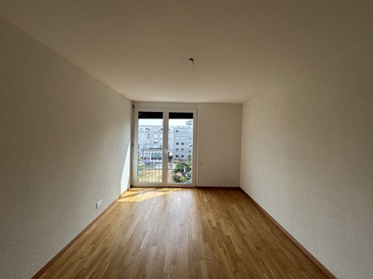 Große 4,5-Zimmer-Wohnung in der Nähe aller Annehmlichkeiten - 4