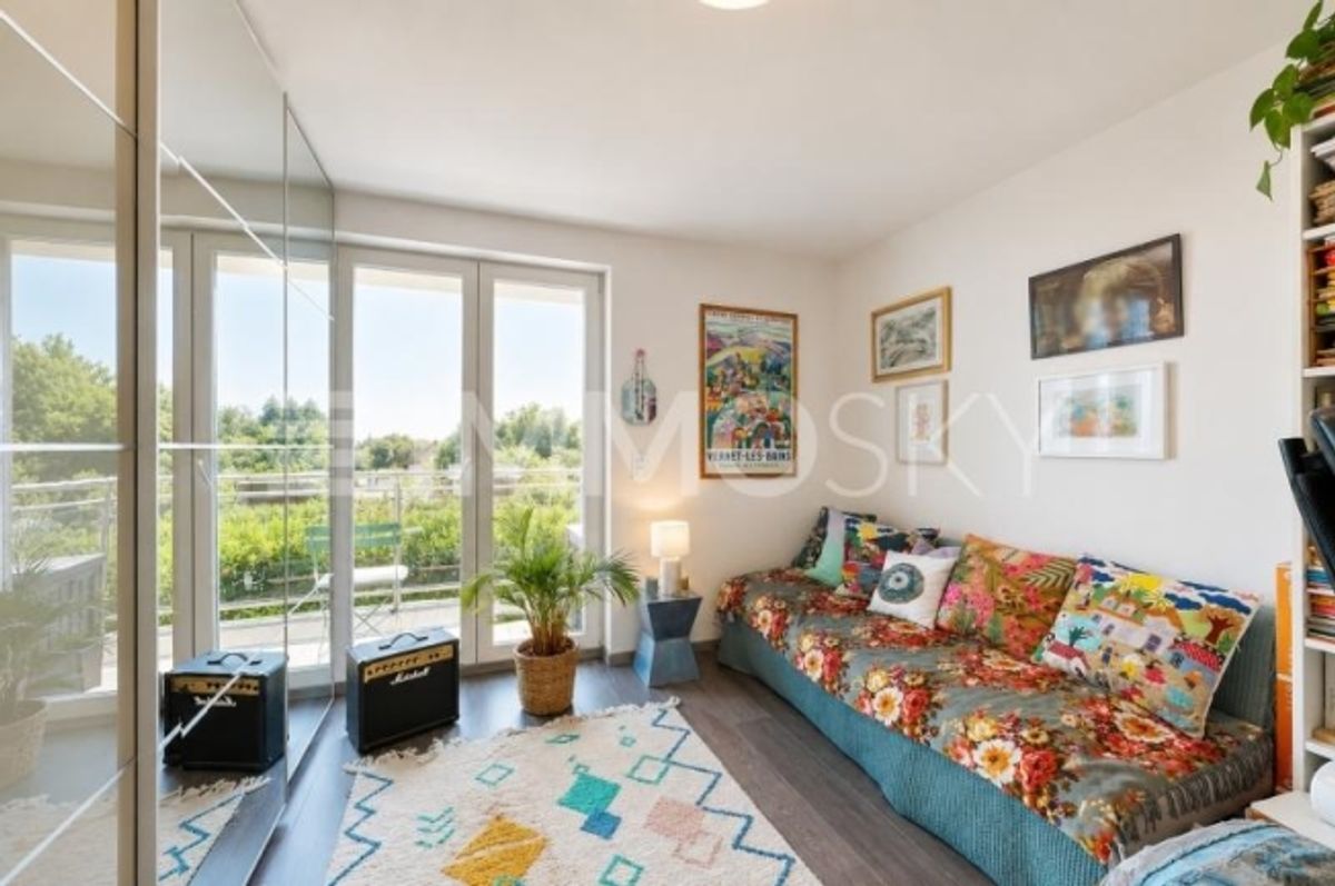 Lausanne 4,5 Zimmer mit großem Balkon und Blick auf den Wald - 3