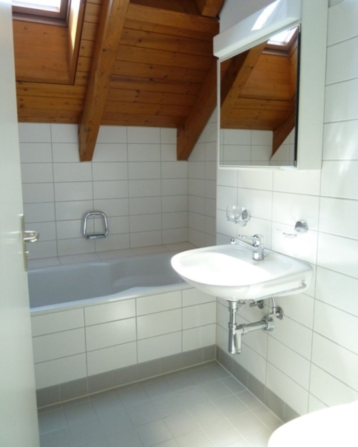 Lichtdurchflutete Maisonette, sonniger Balkon und effiziente Fussbodenheizung - 9