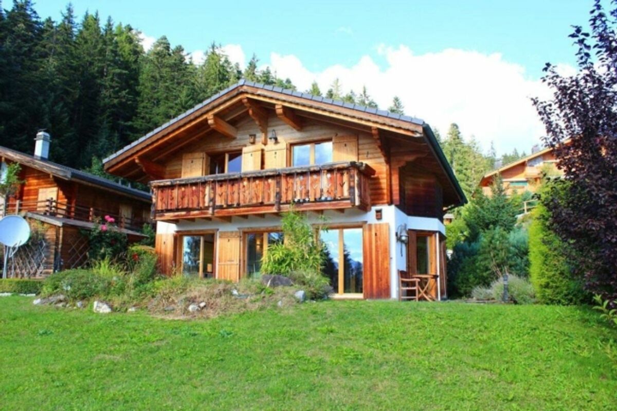 4.5-Zimmer Chalet in Crans-Montana - 0