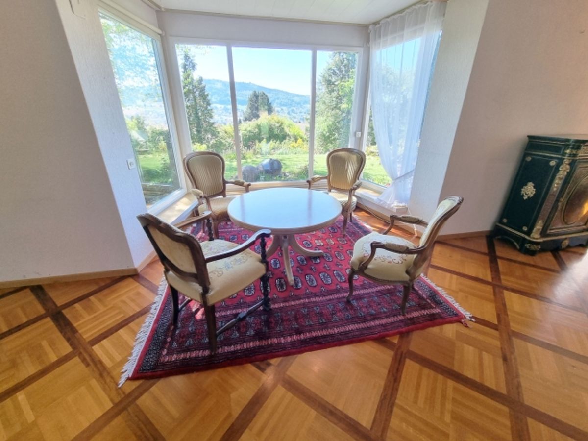 8.5-Zimmer-Landhausvilla an bester Aussichtslage mit grossem Garten - 2