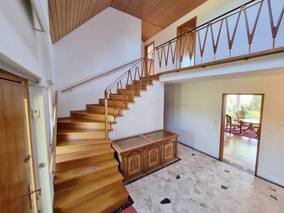 8.5-Zimmer-Landhausvilla an bester Aussichtslage mit grossem Garten - 5