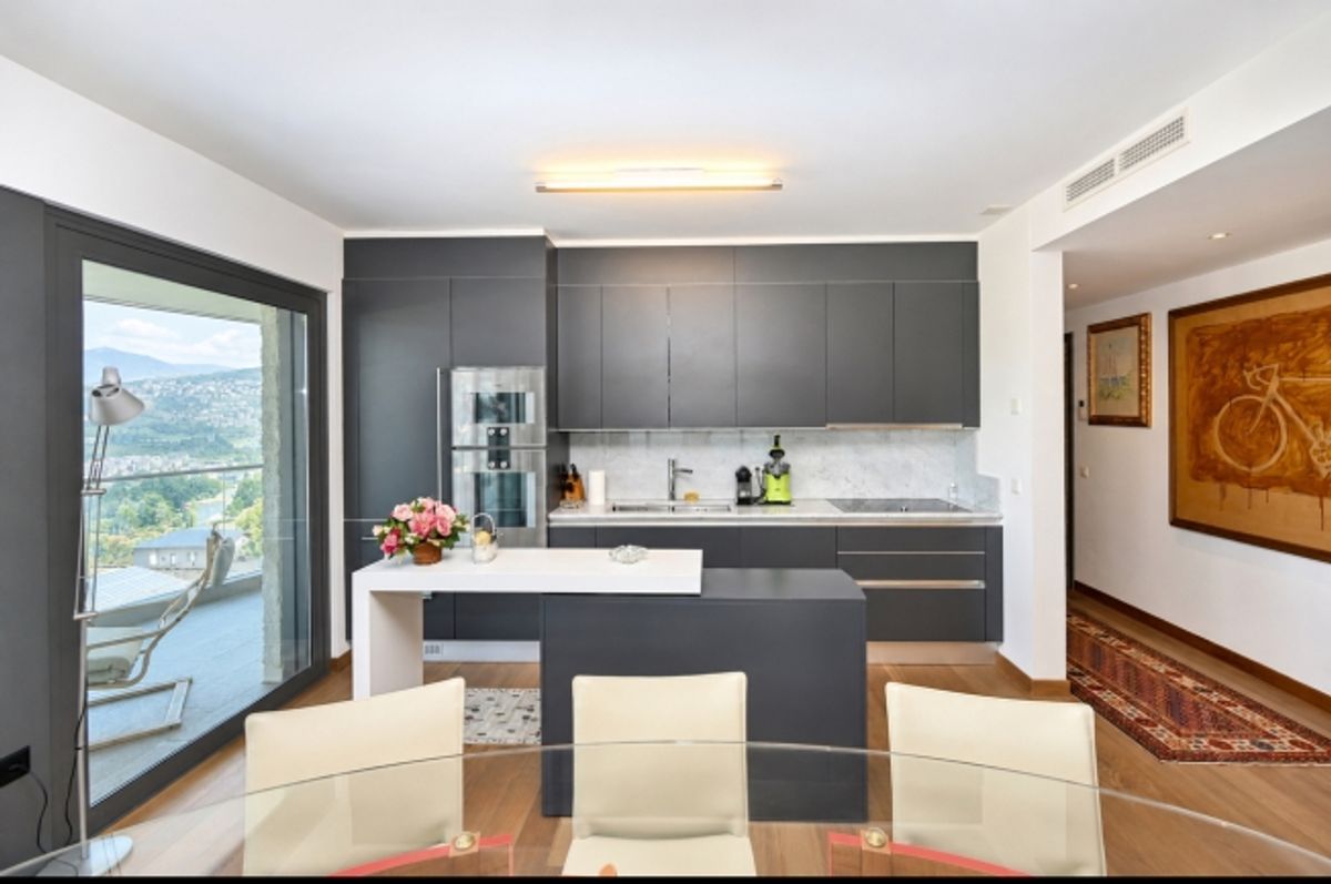 Elegante Ferienwohnung mit Terrasse und Panoramablick auf den See und - 8