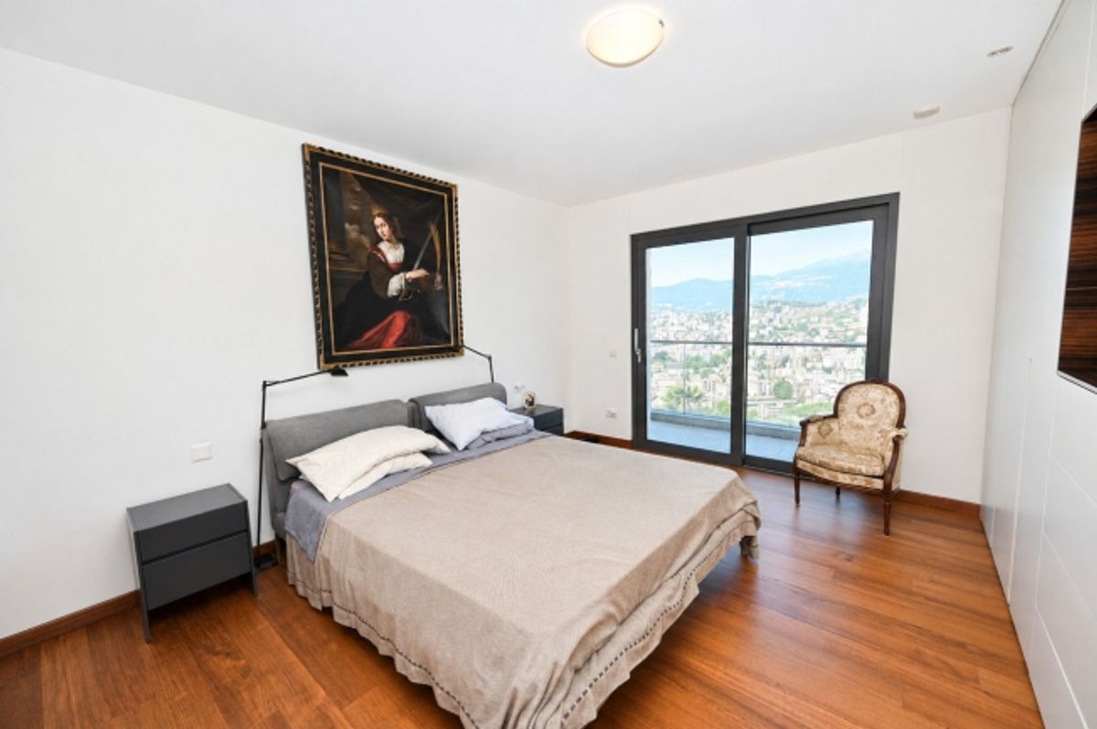 Elegante Ferienwohnung mit Terrasse und Panoramablick auf den See und - 12