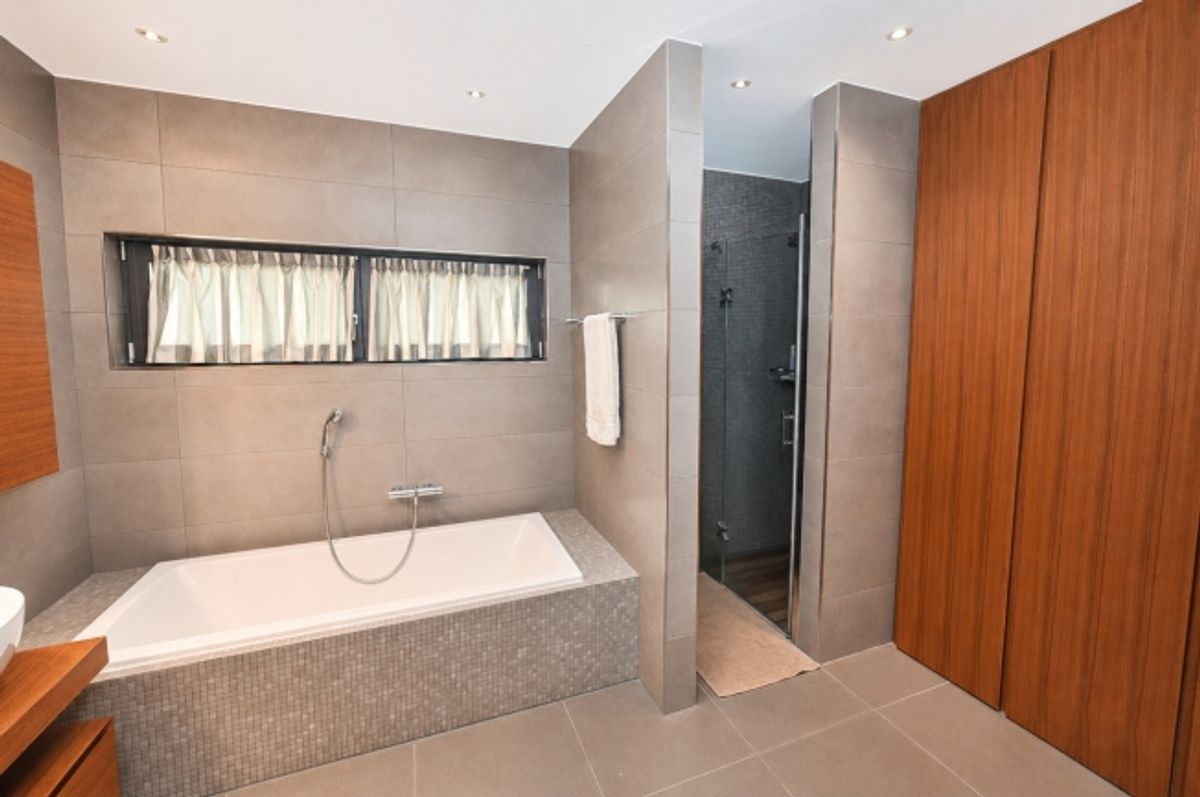 Elegante Ferienwohnung mit Terrasse und Panoramablick auf den See und - 14
