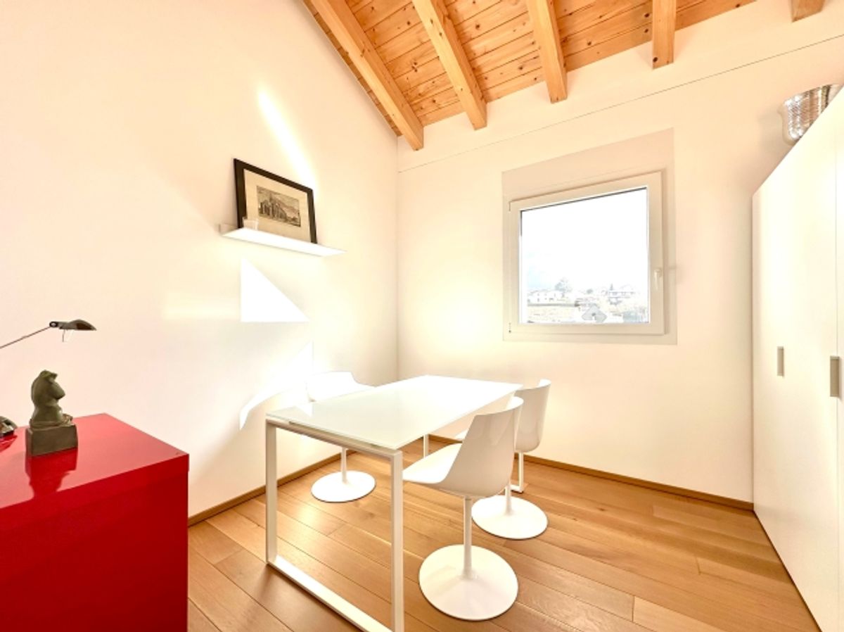 Eleganza Moderna e Comfort Villa con Rifiniture di Pregio - 6