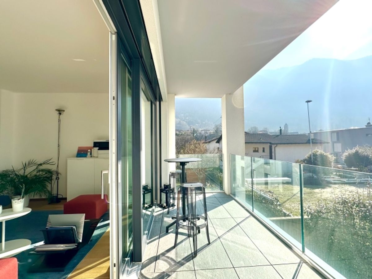 Eleganza Moderna e Comfort Villa con Rifiniture di Pregio - 10
