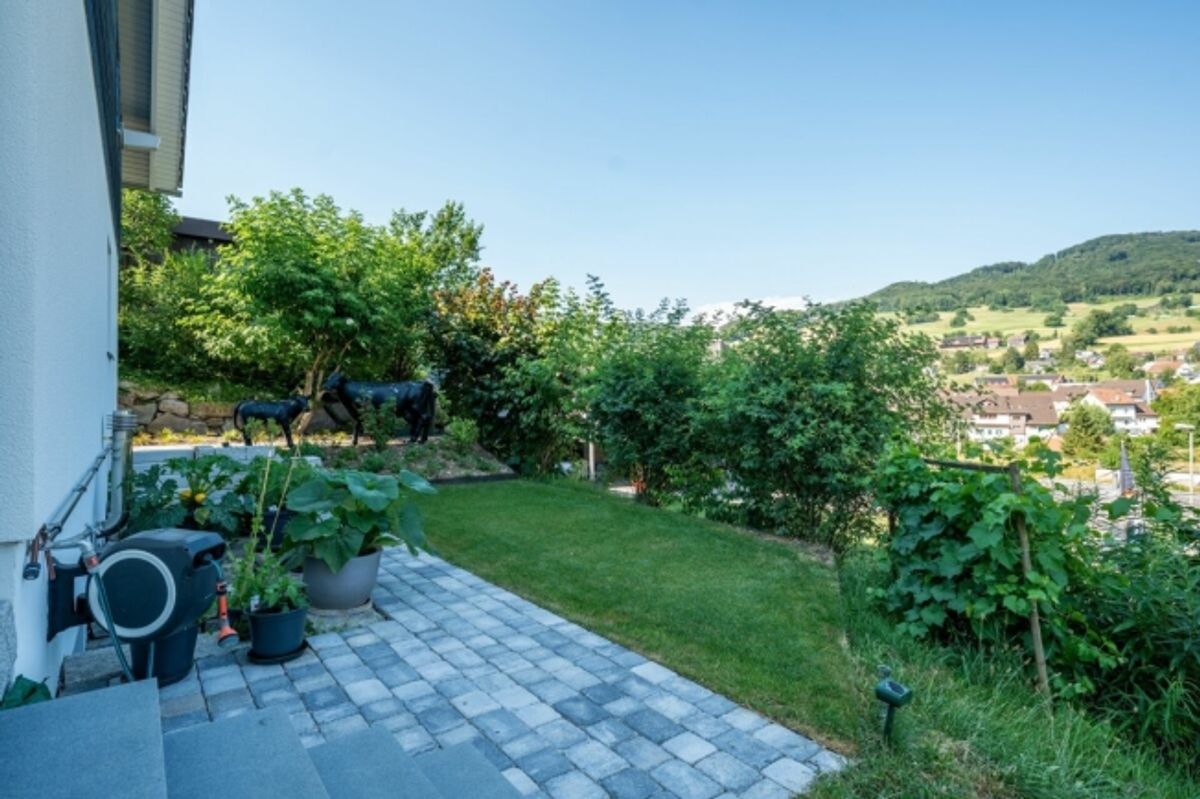 Nachhaltiges Wohnen mit Weitblick in Läufelfingen - 11