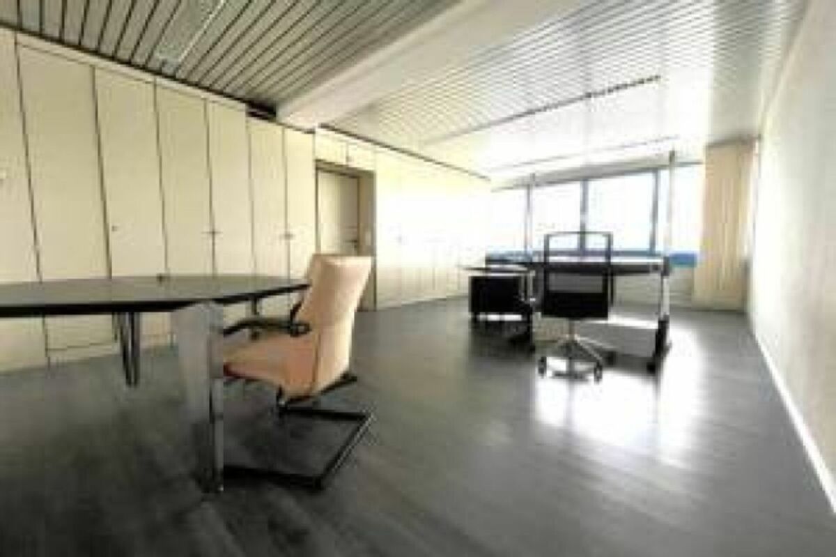 Verwaltung/Büro 6 Zimmer in Kerzers - 6