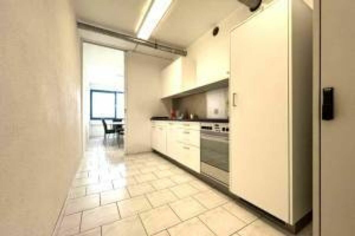 Verwaltung/Büro 6 Zimmer in Kerzers - 9