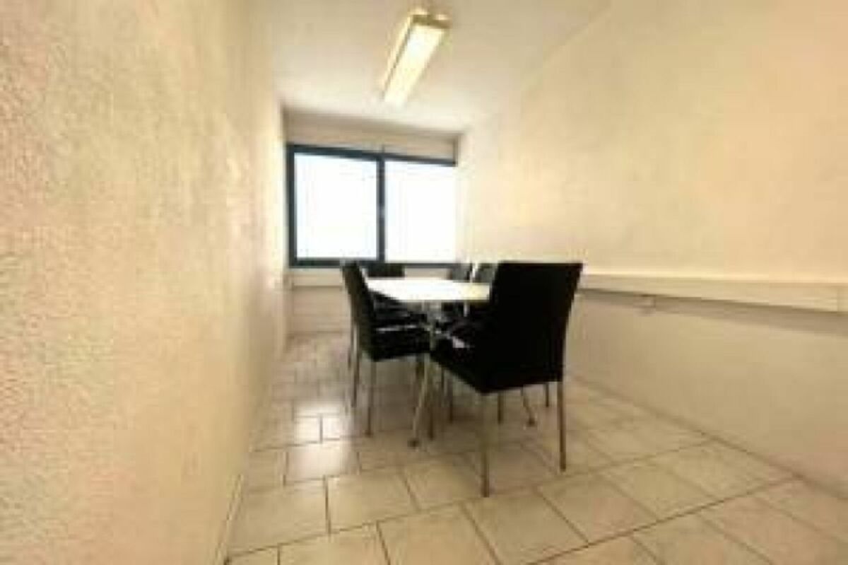 Verwaltung/Büro 6 Zimmer in Kerzers - 10