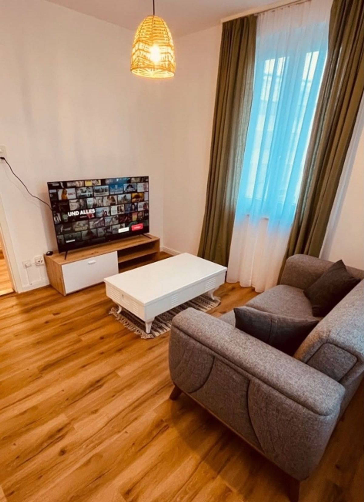 Möblierte 2.5-Zimmer Wohnung im Herzen von Thun - 5