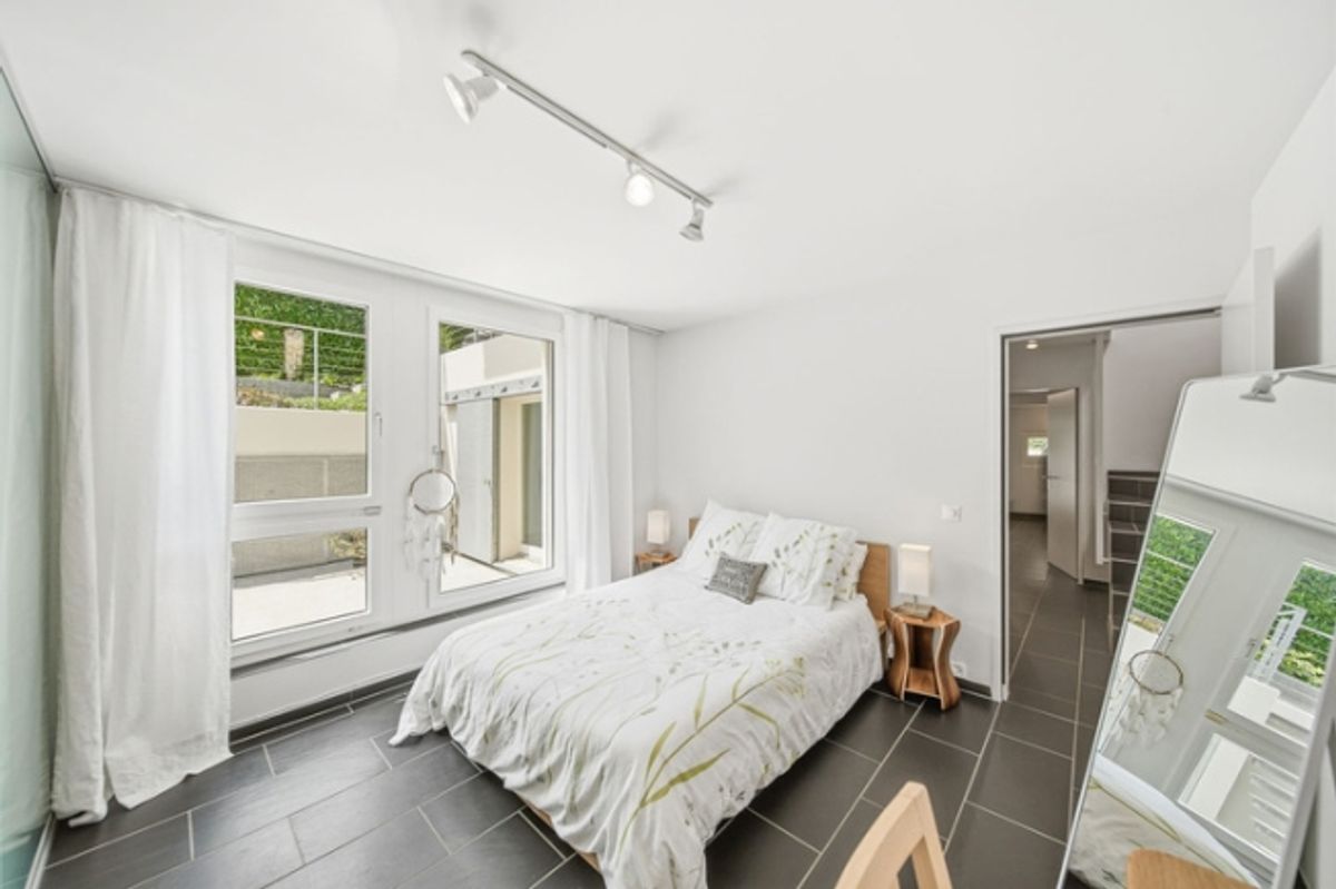ERHOBEN MIT BLICK INS GRÜNE - GEDIEGENES 6.5 ZIMMER EINFAMILIENHAUS - 4