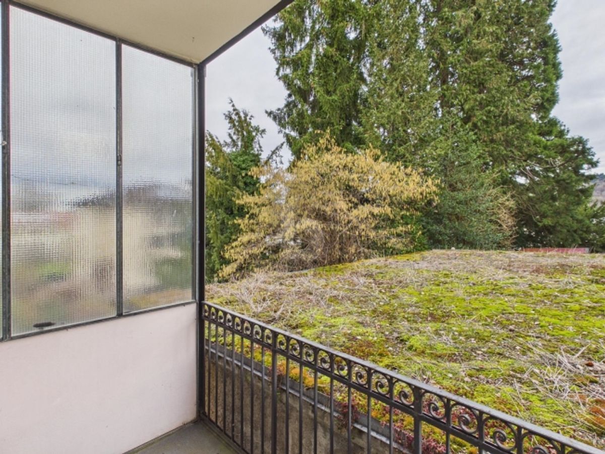 RUHIG UND ZENTRAL MIT BALKON - 1