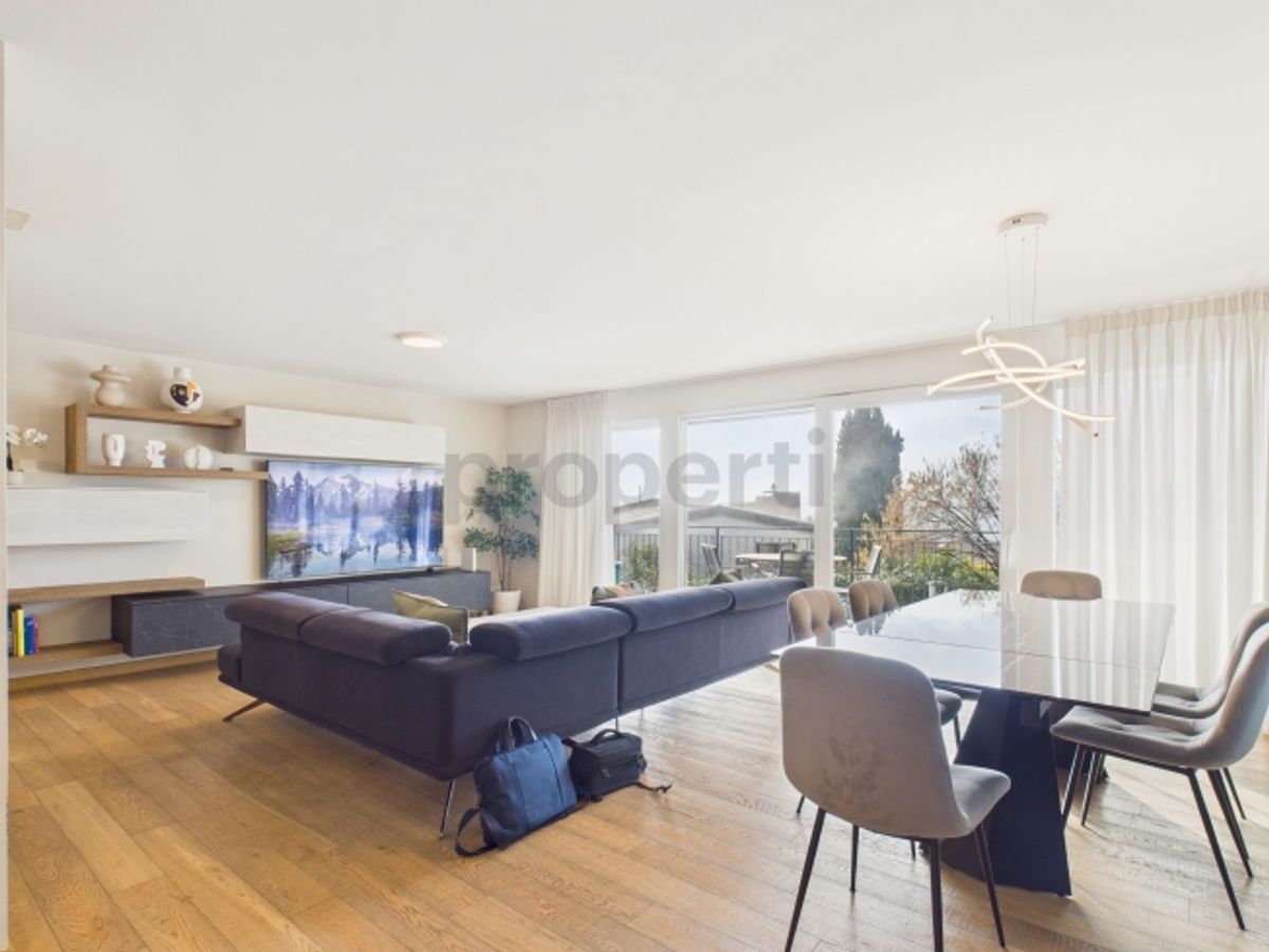 Elegante appartamento 4.5 locali con parcheggio privato, Balerna - 0