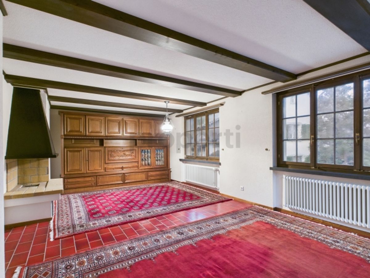 Attraktives 7.5-Zimmer-Einfamilienhaus in Liedertswil, Kanton BL mit viel Potenzial - 3