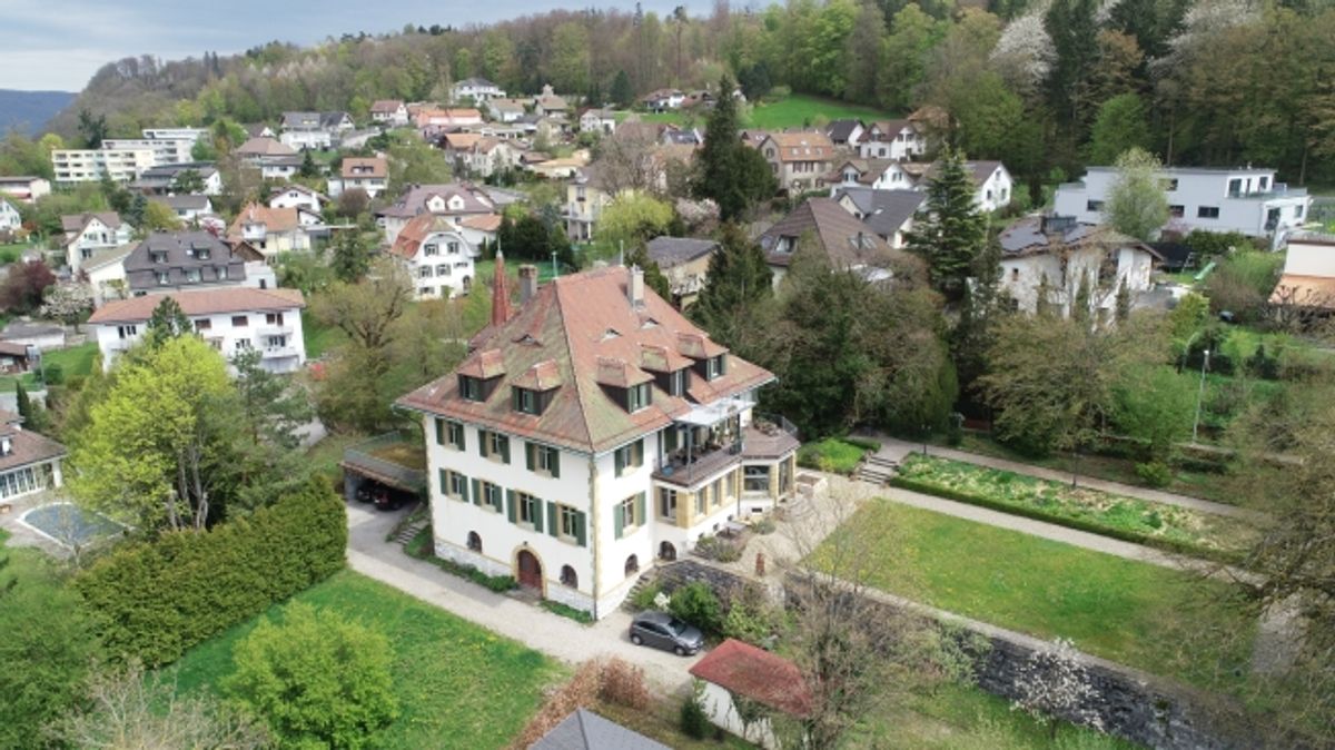 5.5-Zimmer-Dachmaisonettewohnung  in ehemaliger Bally-Villa - 0