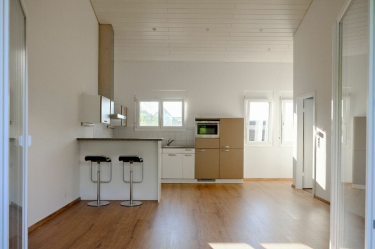 Charmante 2.5-Zimmer-Wohnung mit Aussicht ins Grüne in Aesch BL - 6