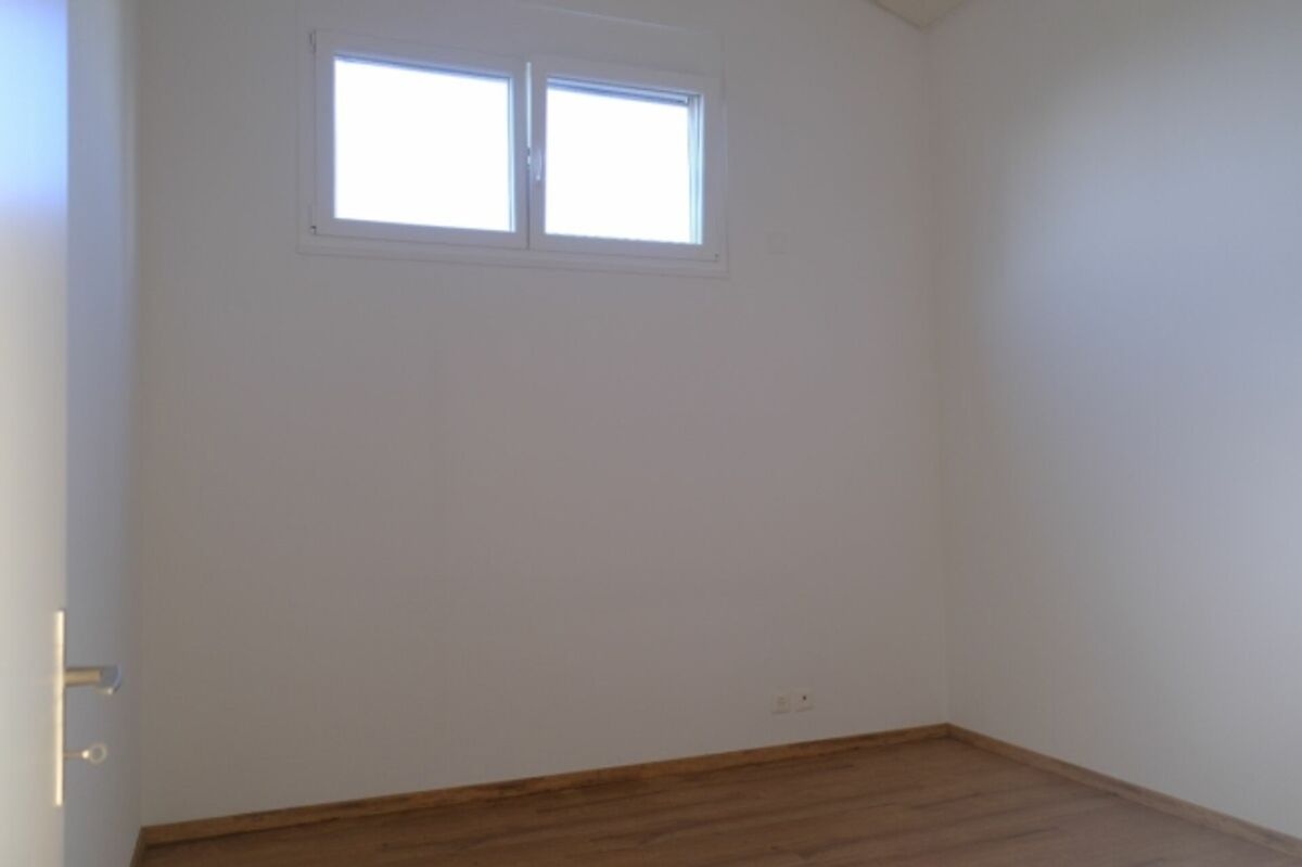 Charmante 2.5-Zimmer-Wohnung mit Aussicht ins Grüne in Aesch BL - 11