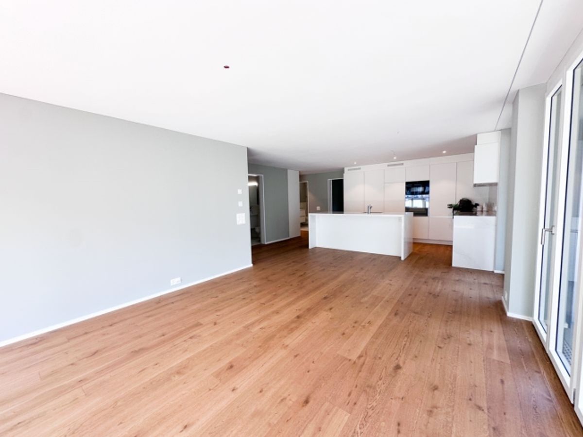 Traumhafte 3.5 Zimmer-Wohnung im ersten Stock mit Aussicht - 1