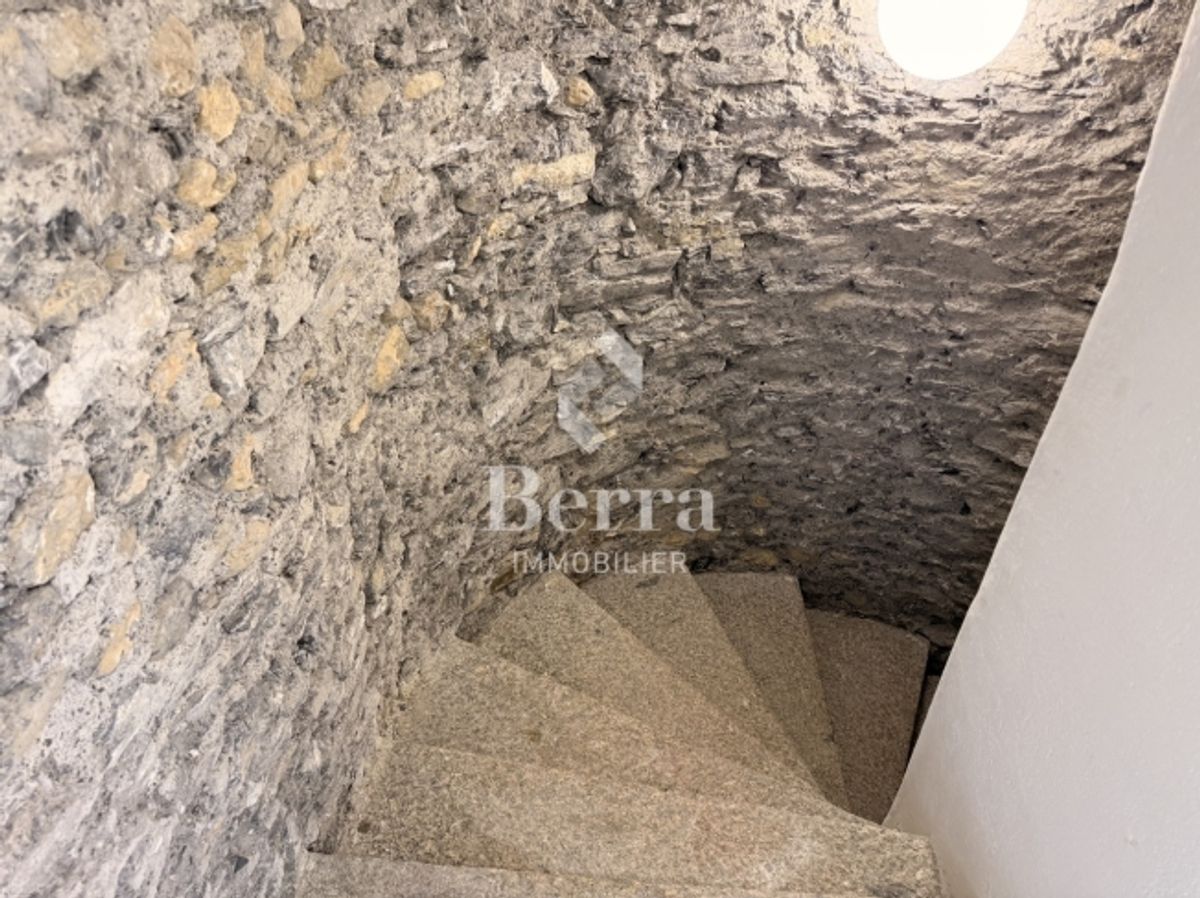 Komplett renoviertes Mehrfamilienhaus im Herzen von Vétroz - 12