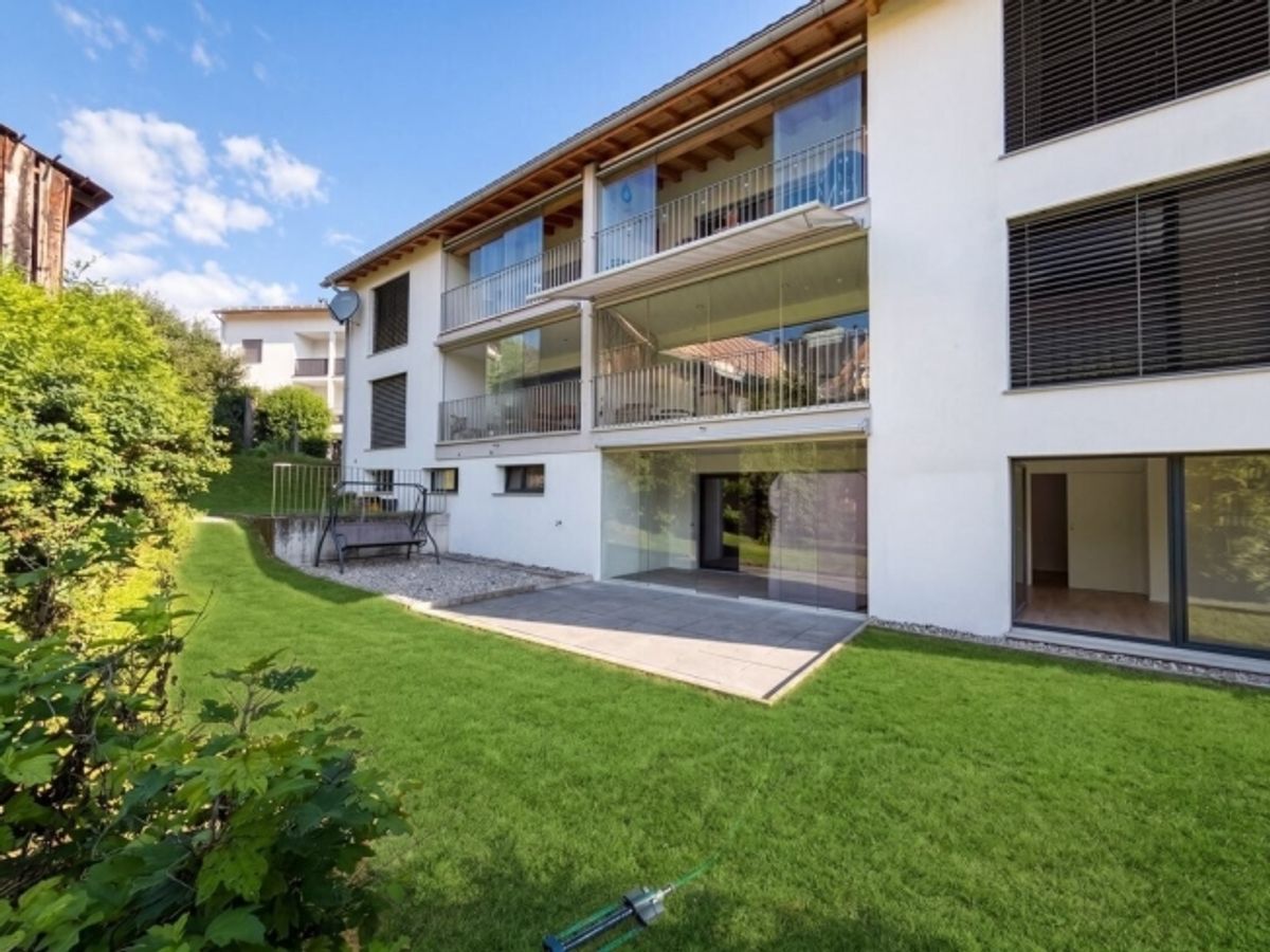 Moderne Erdgeschosswohnung mit eigenem Gartenbereich - 0