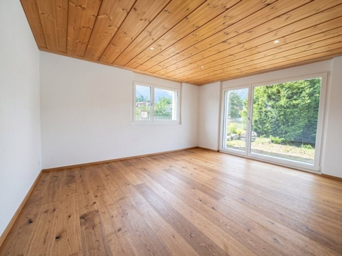 Moderne Erdgeschosswohnung mit eigenem Gartenbereich - 1