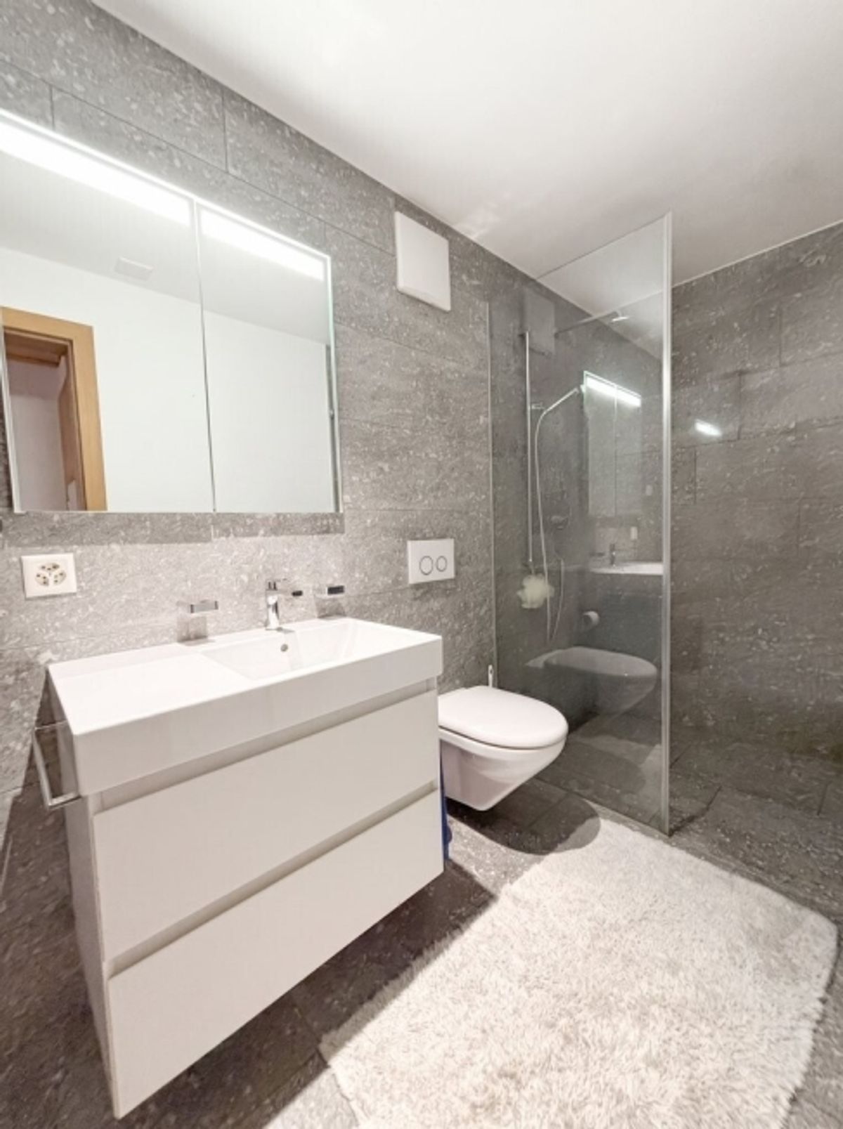 Moderne Erdgeschosswohnung mit eigenem Gartenbereich - 5