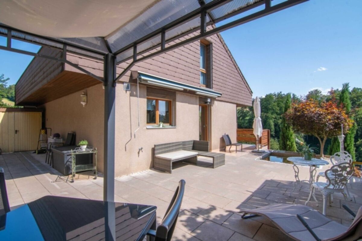 Sehr gepflegtes 5.5-Zimmer Doppeleinfamilienhaus mit traumhaftem Garten, Weitsicht und Platz für die ganze Familie! - 12