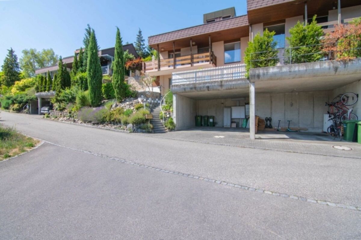 Sehr gepflegtes 5.5-Zimmer Doppeleinfamilienhaus mit traumhaftem Garten, Weitsicht und Platz für die ganze Familie! - 13