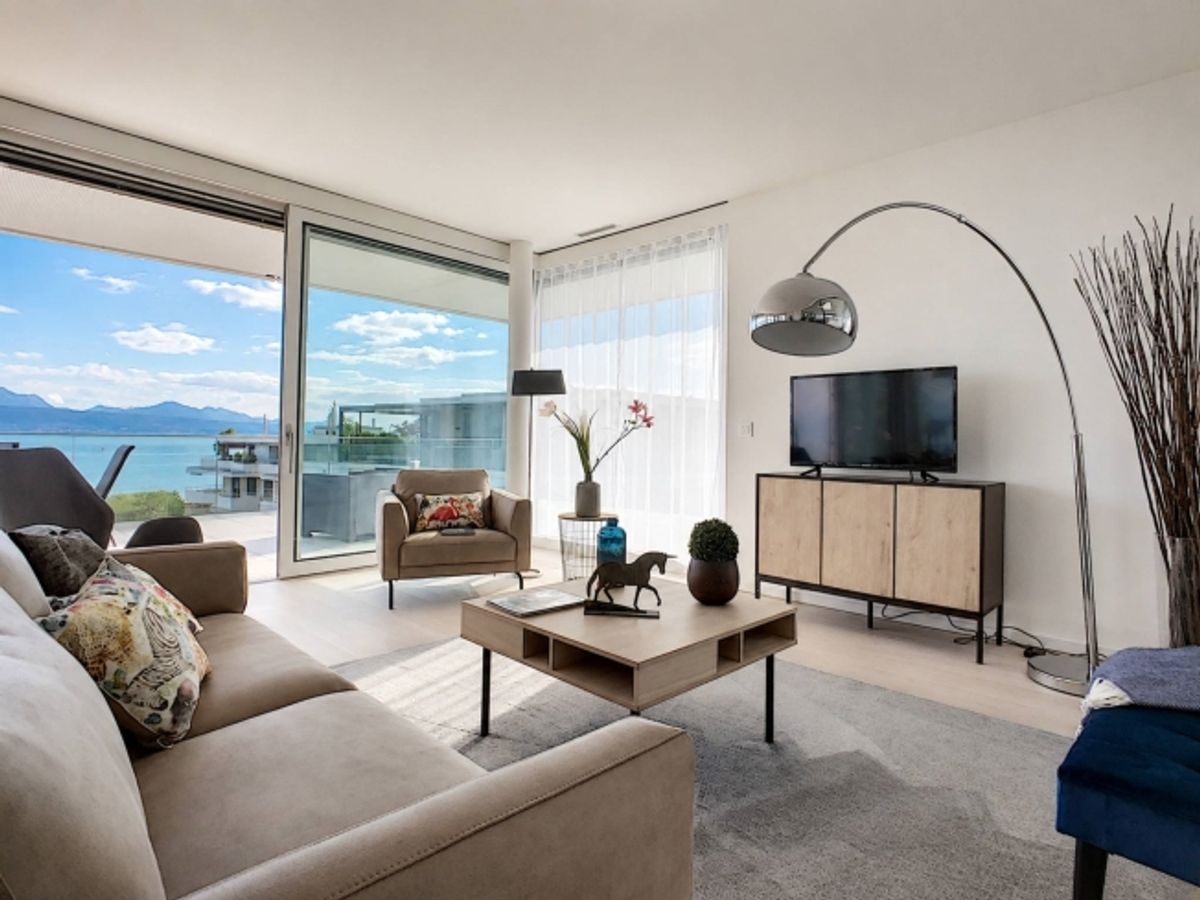 Zeitgenössisches Penthouse mit großer Terrasse, nur einen Moment vom See entfernt - 3