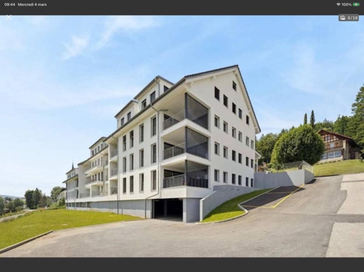 Magnifique attique avec vue superbe, grande mezzanine et transports à proximité immédiate - 0