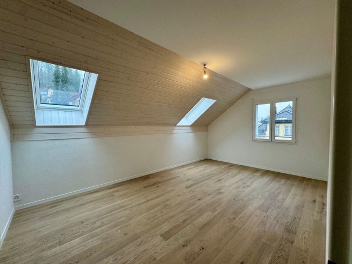 Magnifique attique avec vue superbe, grande mezzanine et transports à proximité immédiate - 8