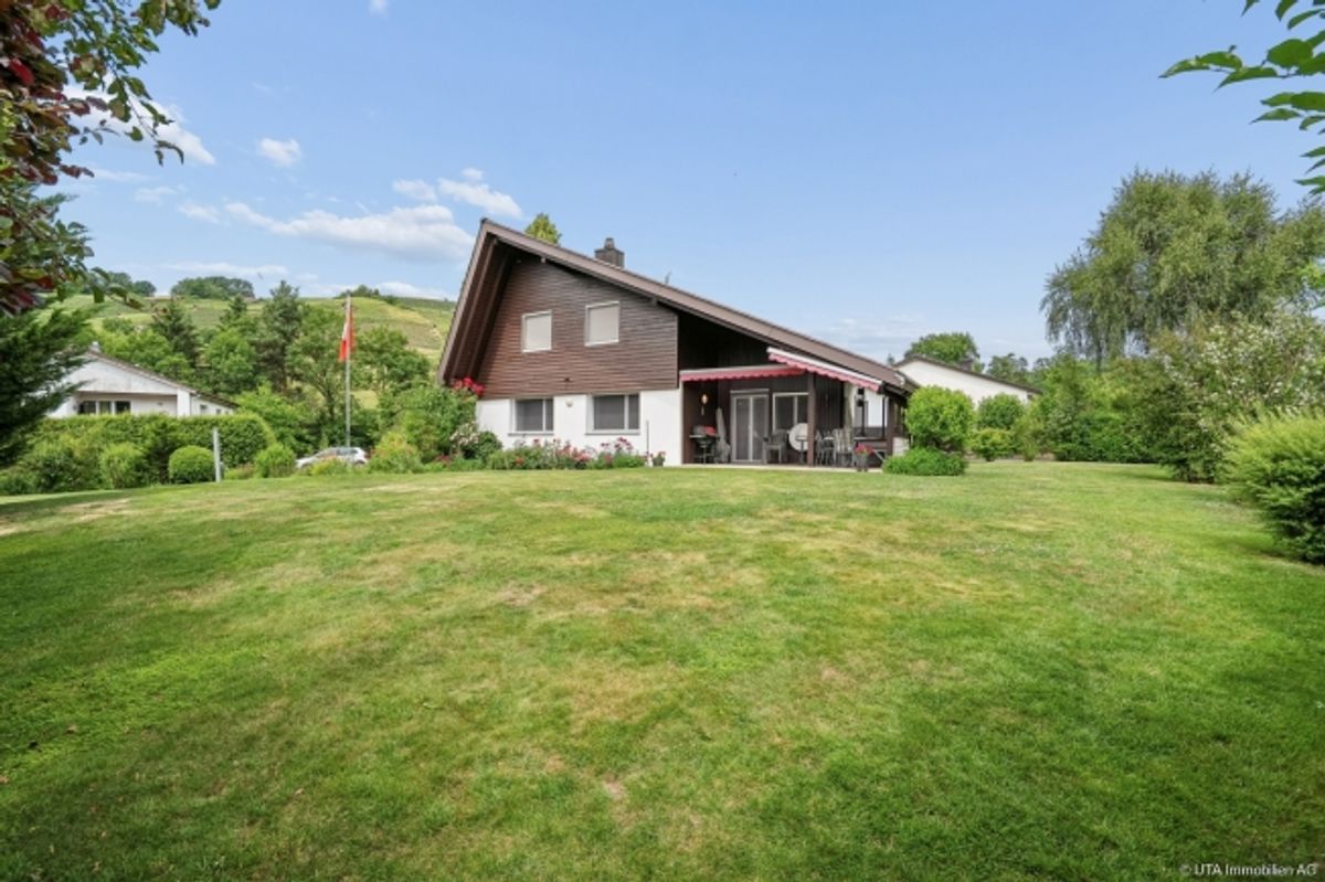 Charmantes Einfamilienhaus mit Traumgarten an ruhiger, familienfreundlicher Lage - 0