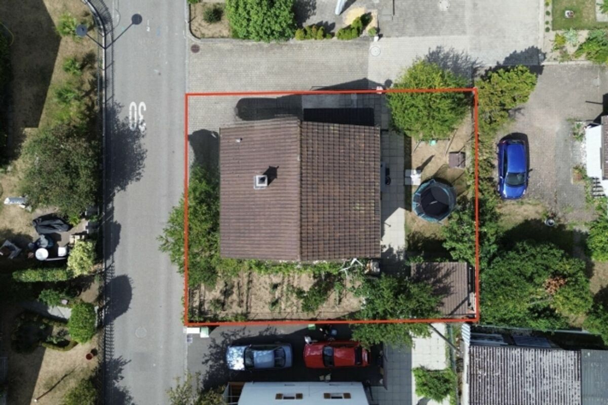 Freistehendes Einfamilienhaus direkt am Bahnhof Lenzburg - 10