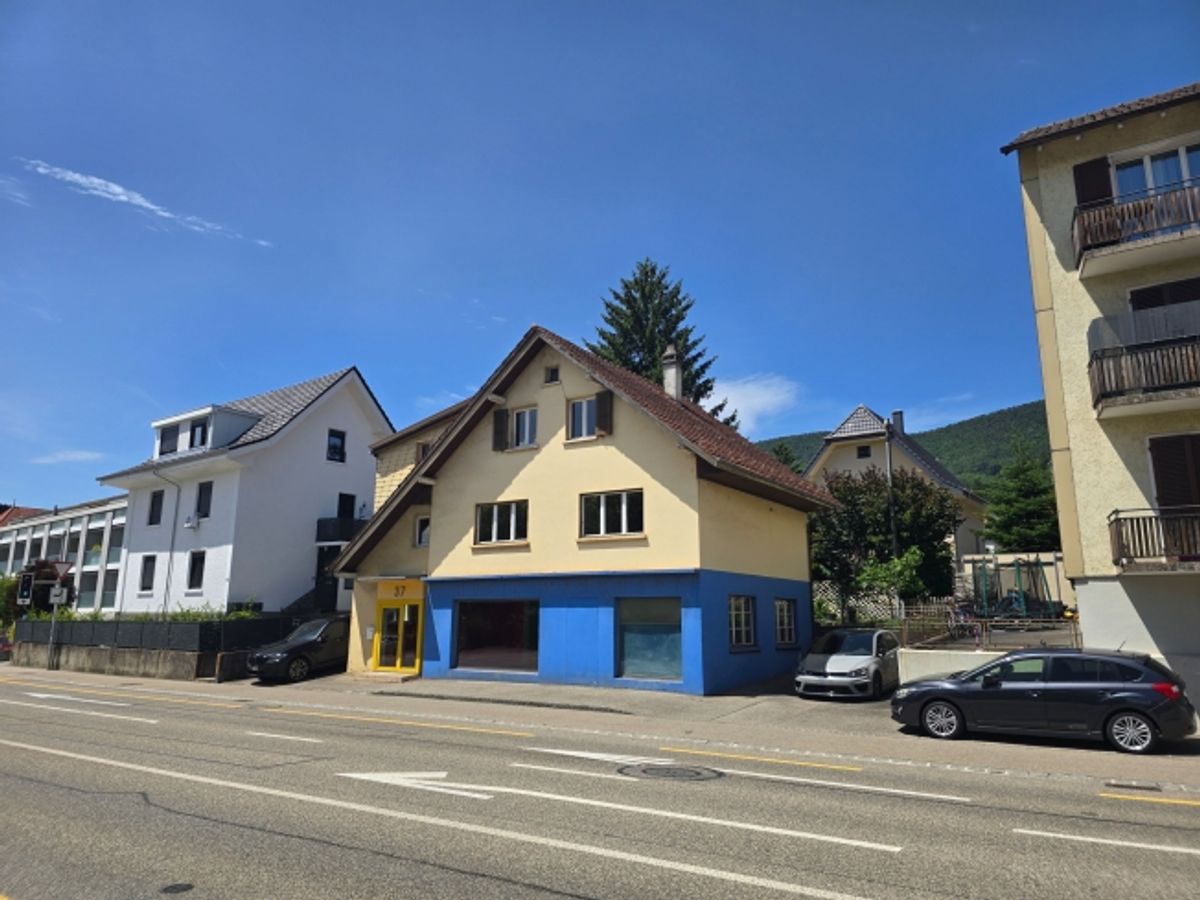 Renovationsbedürftiges Wohn- und Geschäftshaus an bester Passantenlage - 0