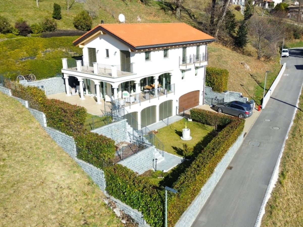 Affascinante villa in vendita a Capriasca - 0