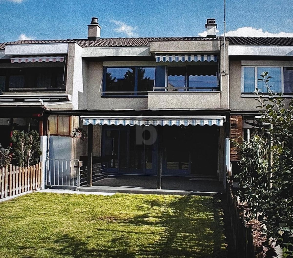 REIHENHAUS MIT KOMFORT UND EIGENSTROM - 2