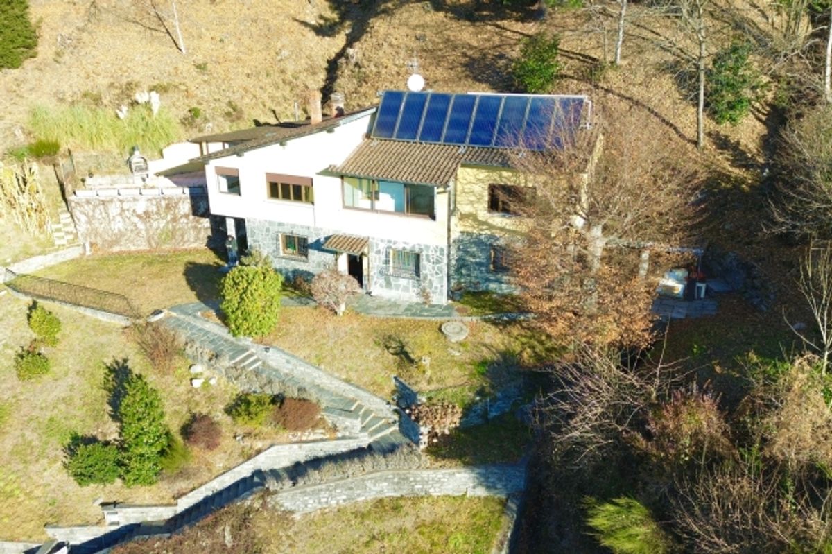 Moderne villa unifamiliare con 6.5 camere in una posizione idilliaca ad Aranno, nel Canton Ticino - 1