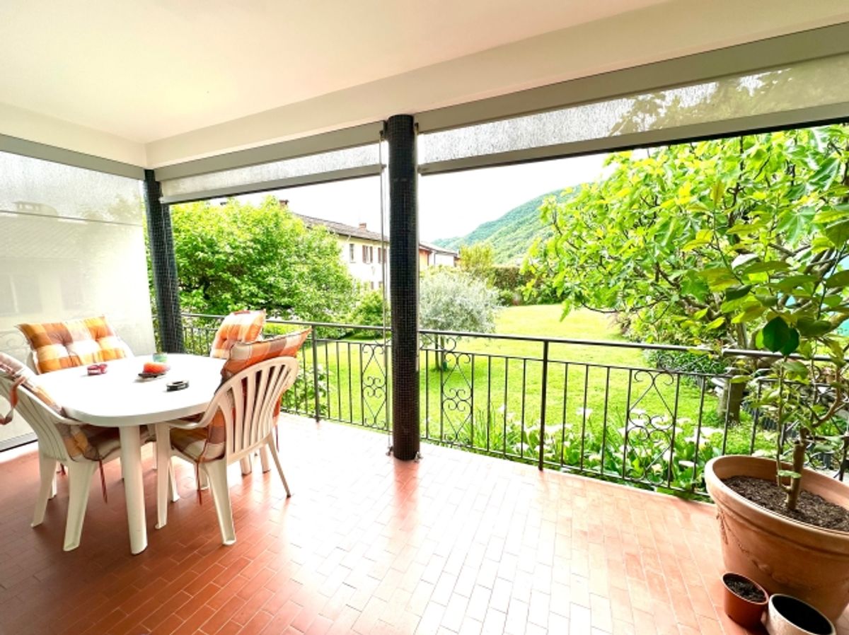 Spaziosa casa da 5.5 locali con giardino edificabile (R2) e 4 garage a Bedano TI - 8