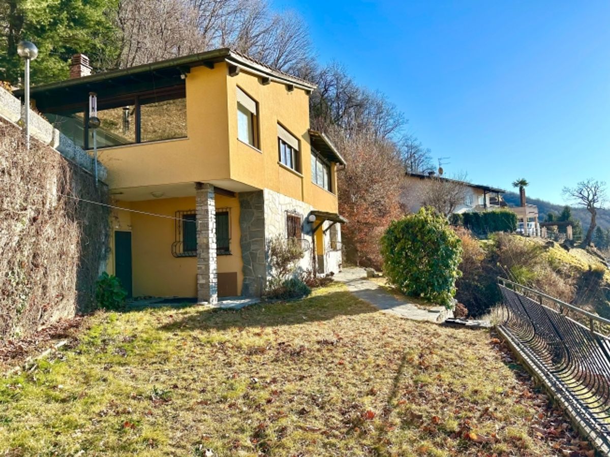Moderne villa unifamiliare con 6.5 camere in una posizione idilliaca ad Aranno, nel Canton Ticino - 0