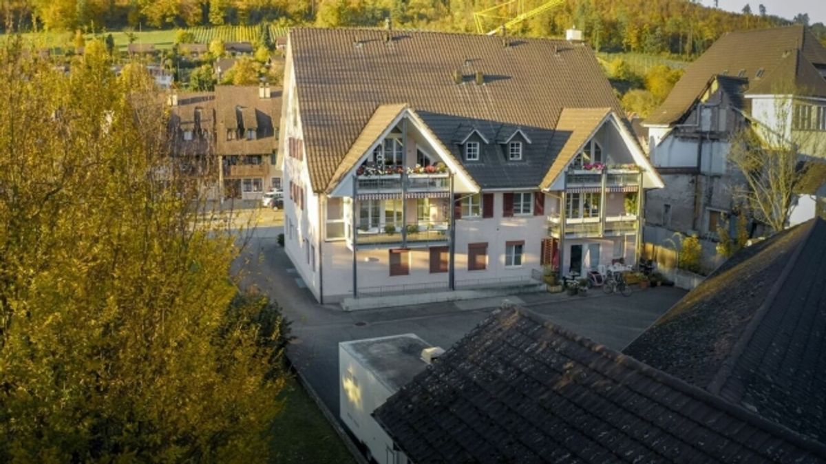 gepflegte Eigentumswohnung mit Balkon, Keller und drei Garagenboxen - 0